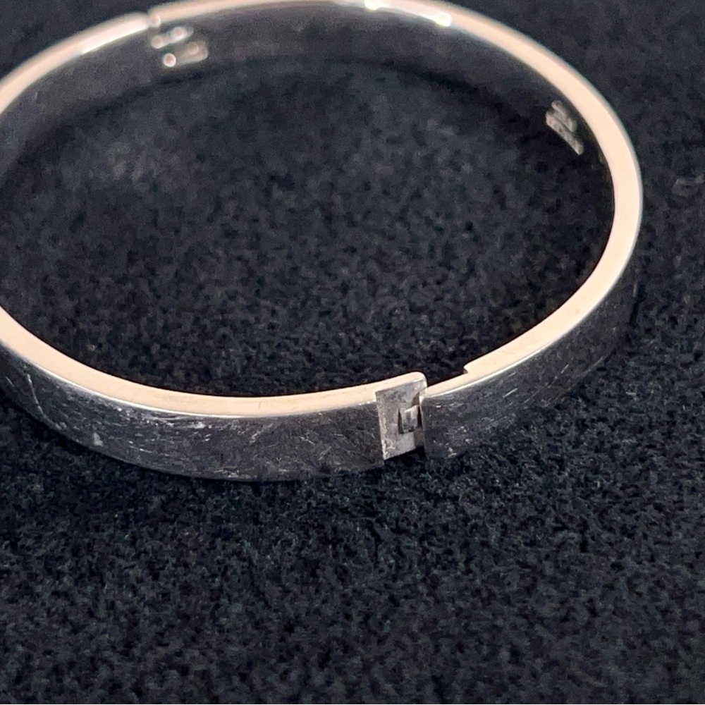 Y2K Era Stainless Steel Bangle Style Bracelet Silver Classic Clip Click - Picture 8 of 14